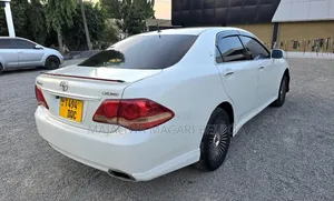 Toyota Crown 2009 White