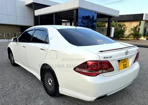 Toyota Crown 2009 White