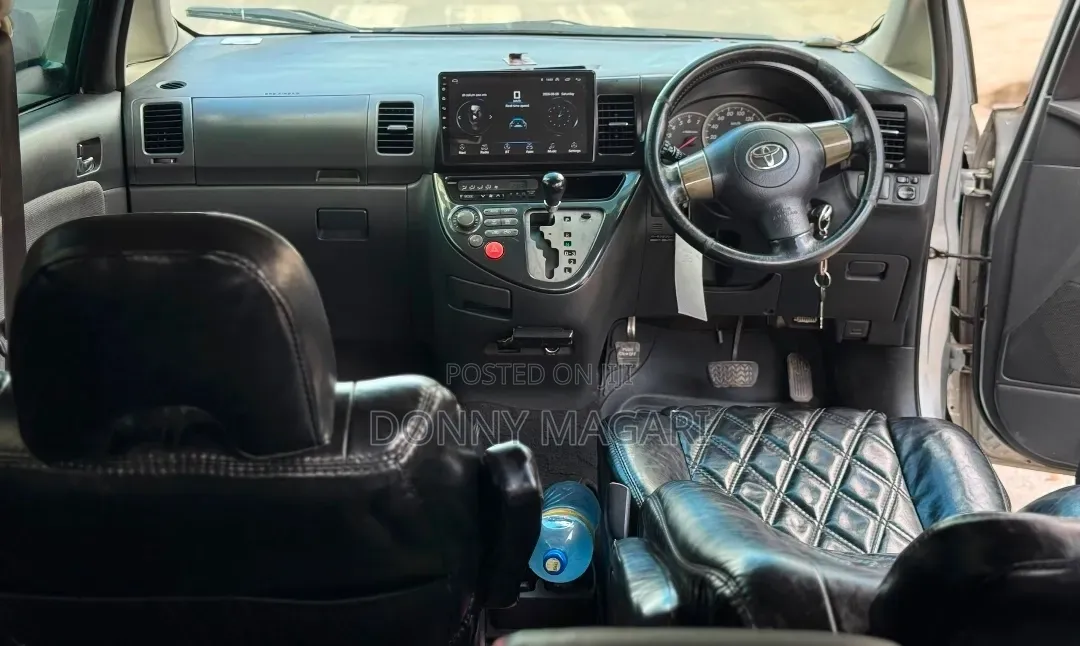 Toyota Wish 2003 Silver