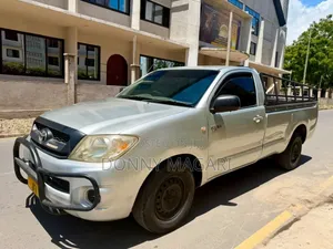 Toyota Hilux 2020 Gray