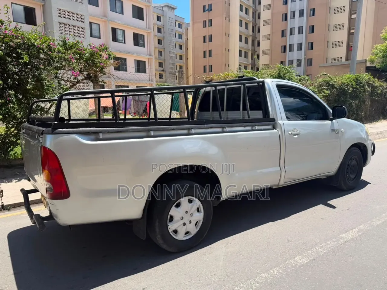 Toyota Hilux 2020 Gray