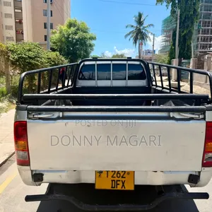 Toyota Hilux 2020 Gray
