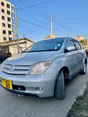 Toyota IST 2003 Silver