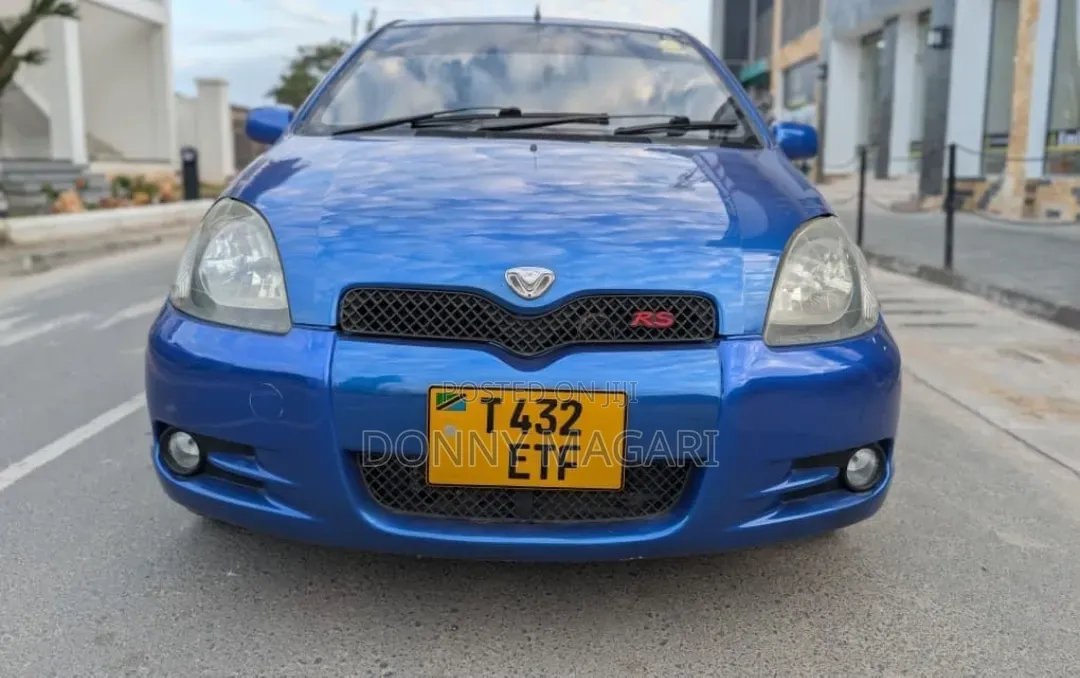 Toyota Vitz 2004 Blue