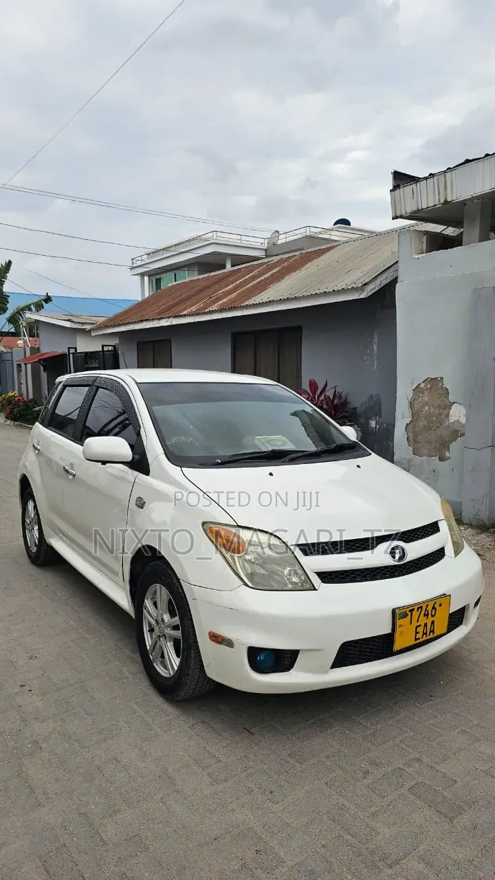 Toyota IST 2006 White