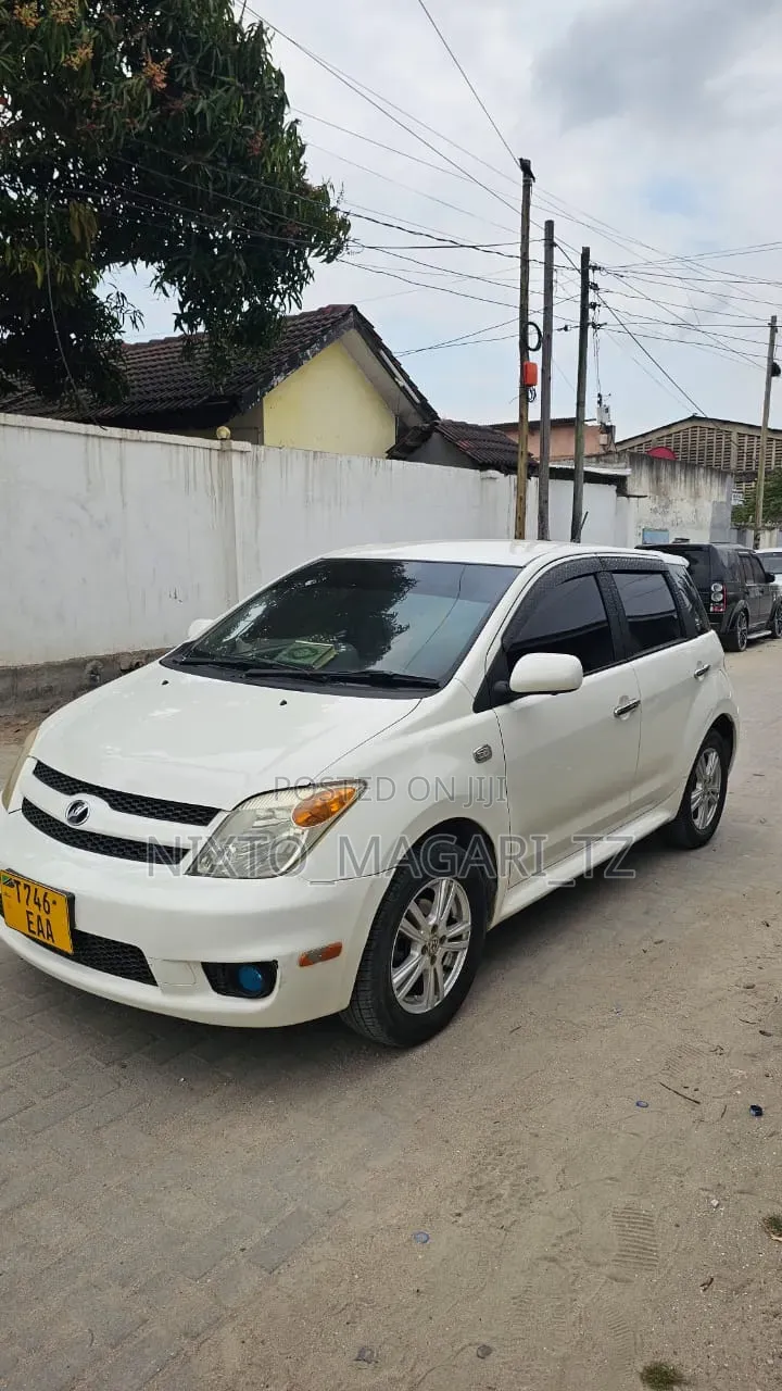 Toyota IST 2006 White