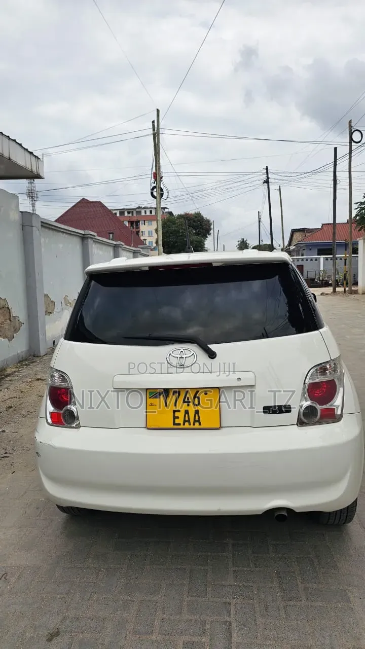 Toyota IST 2006 White