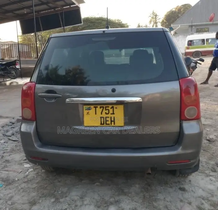 Toyota Raum 2003 Gray