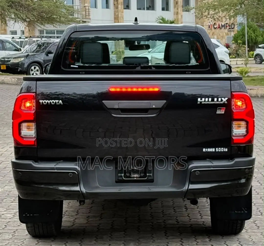 Toyota Hilux Revo Double Cab Deisel 2.4 AWD 2022 Black