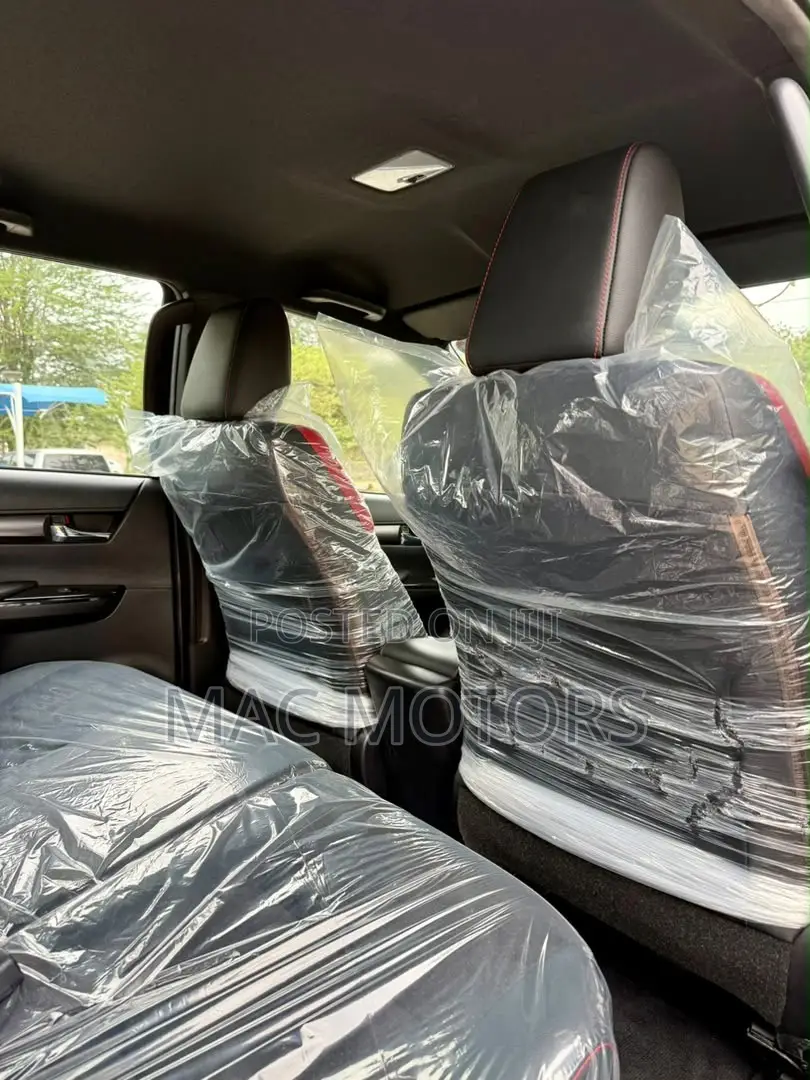 Toyota Hilux Revo Double Cab Deisel 2.4 AWD 2022 Black