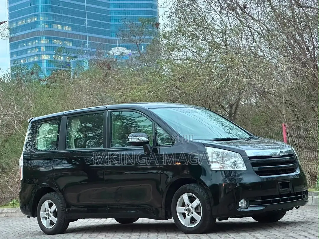 Toyota Noah 2009 Black