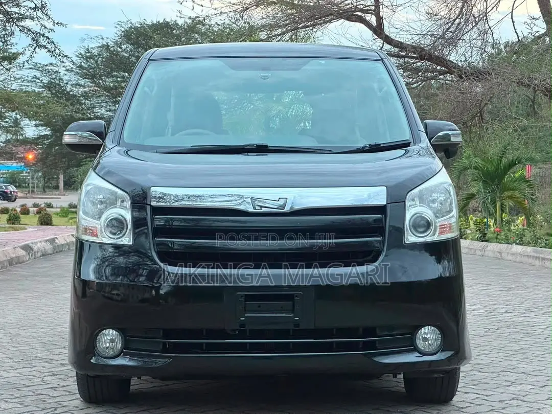 Toyota Noah 2009 Black