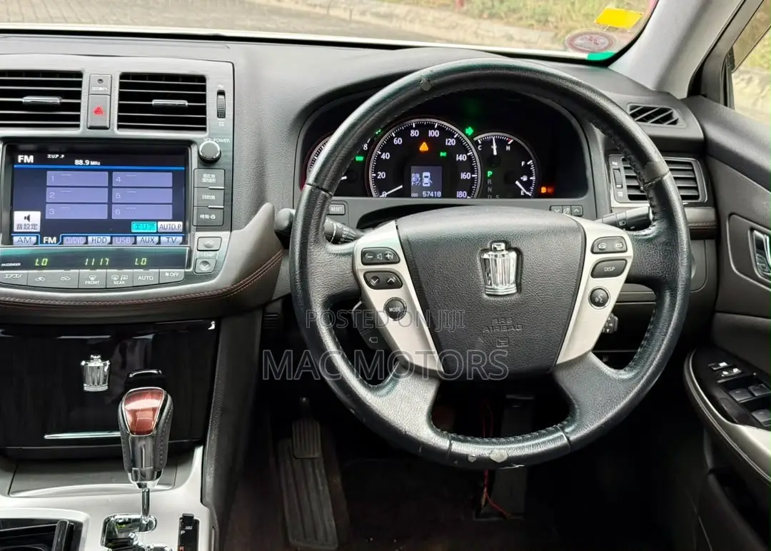 Toyota Crown 2011 White