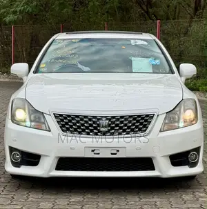 Toyota Crown 2011 White