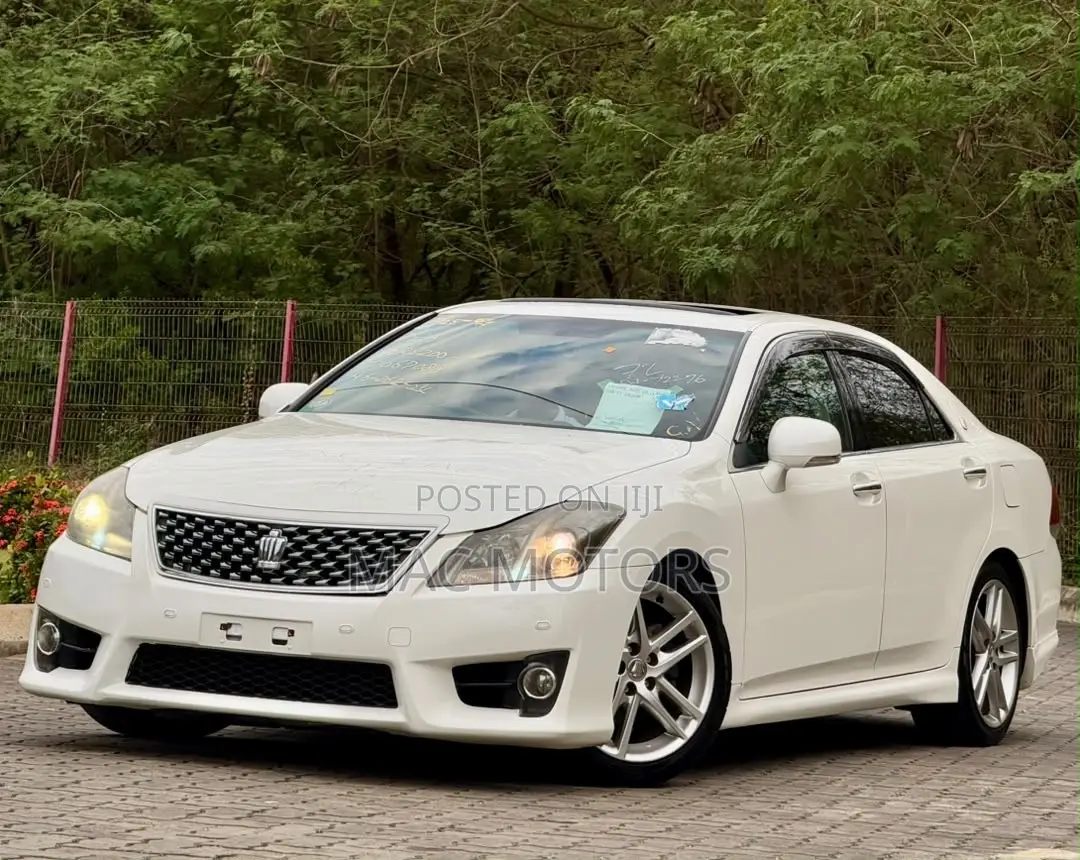 Toyota Crown 2011 White