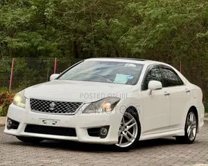 Toyota Crown 2011 White