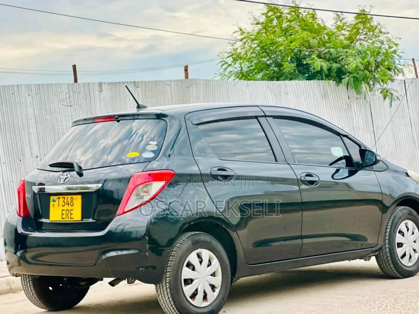Toyota Vitz 2011 Black