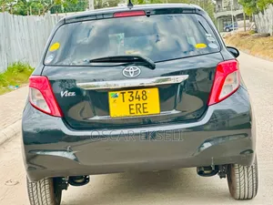Toyota Vitz 2011 Black