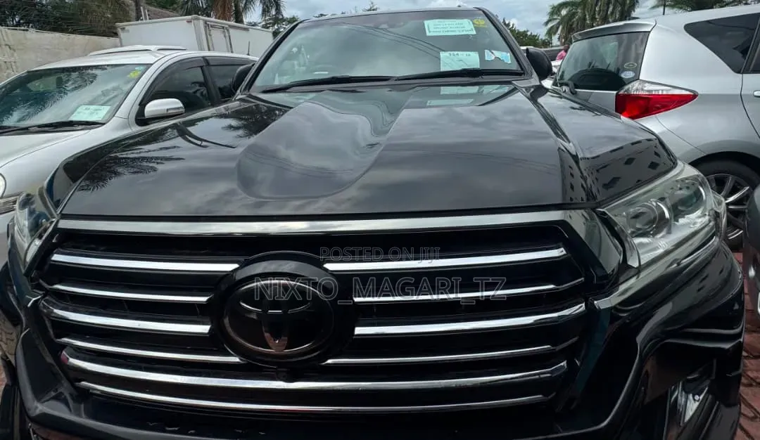 Toyota Land Cruiser 2016 Black