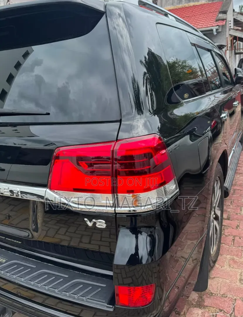 Toyota Land Cruiser 2016 Black