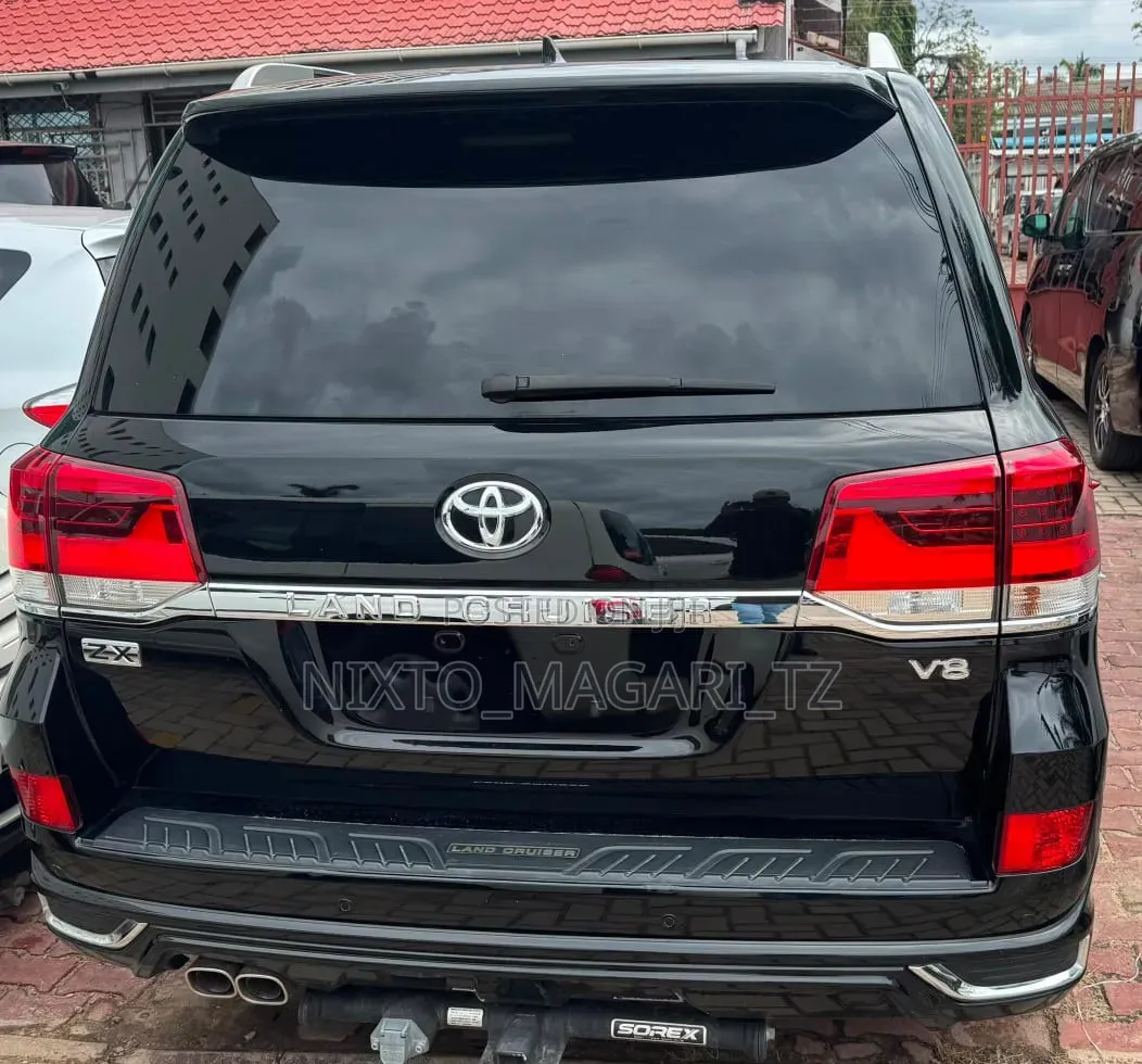 Toyota Land Cruiser 2016 Black