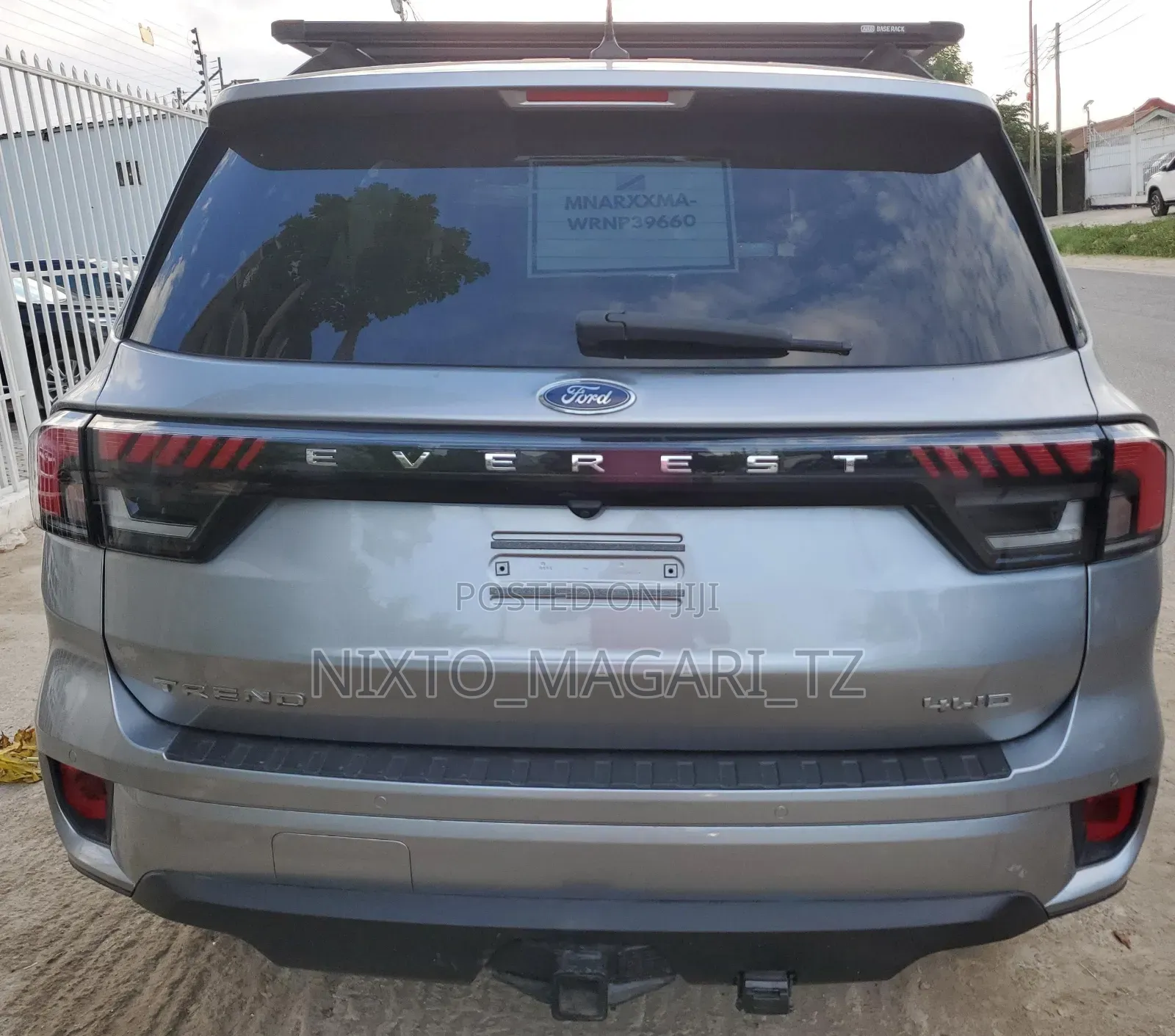 Ford Everest 2022 Silver