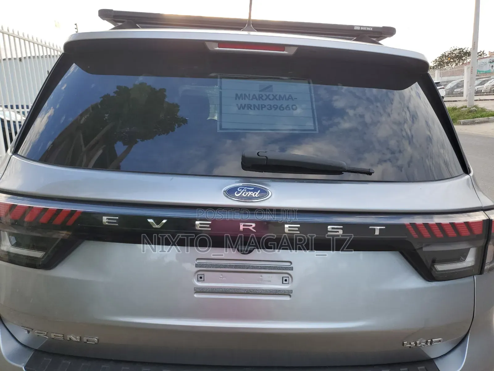 Ford Everest 2022 Silver
