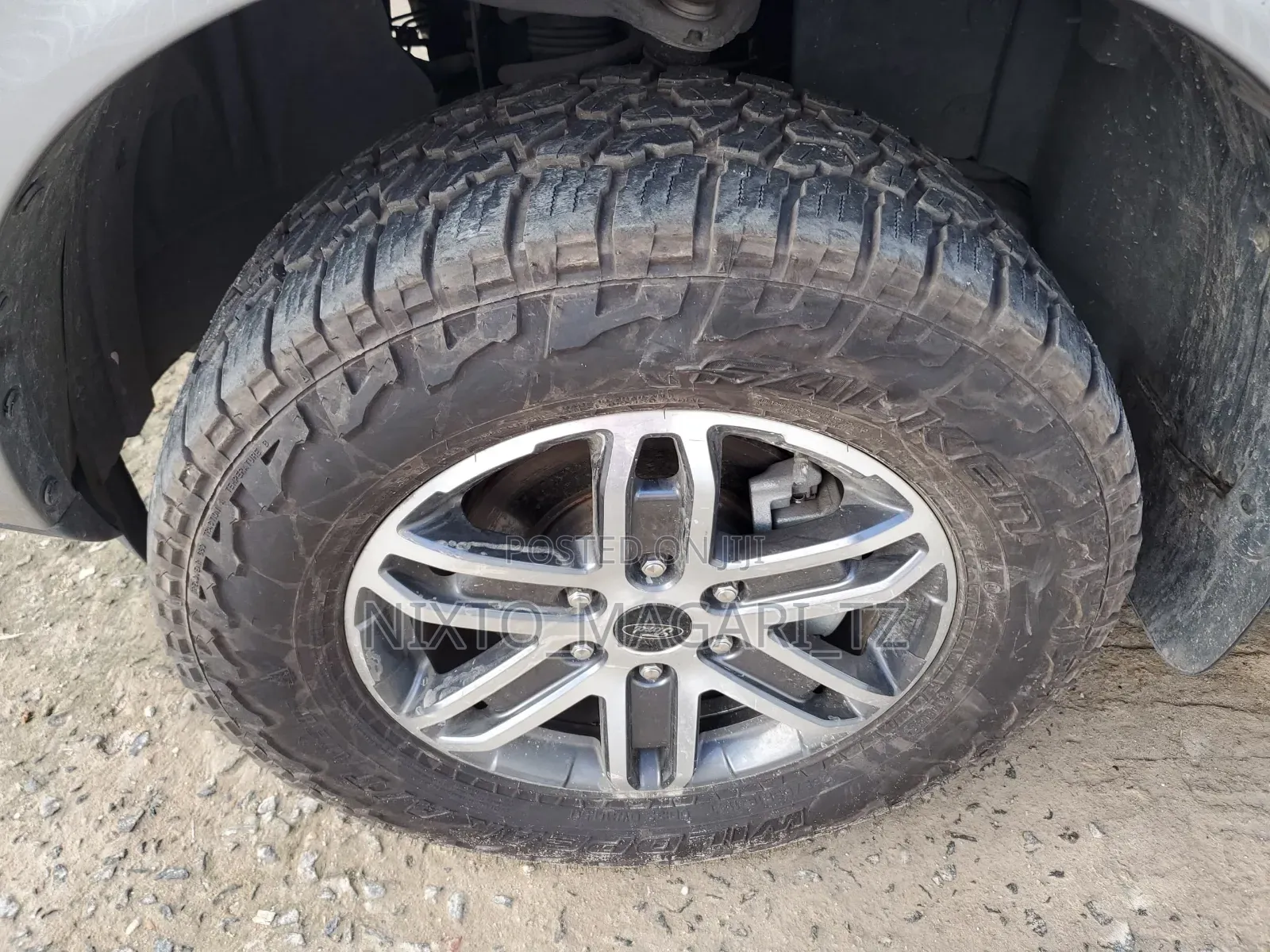 Ford Everest 2022 Silver