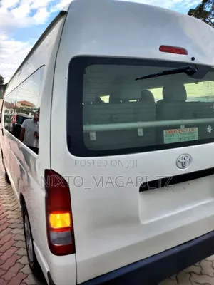 Toyota Quantum 2014 White