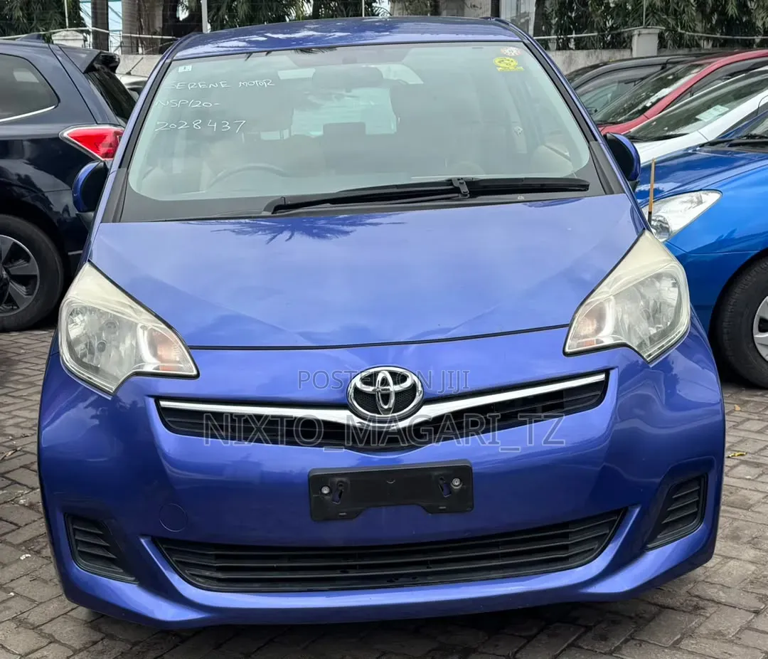 Toyota Ractis 2012 Blue