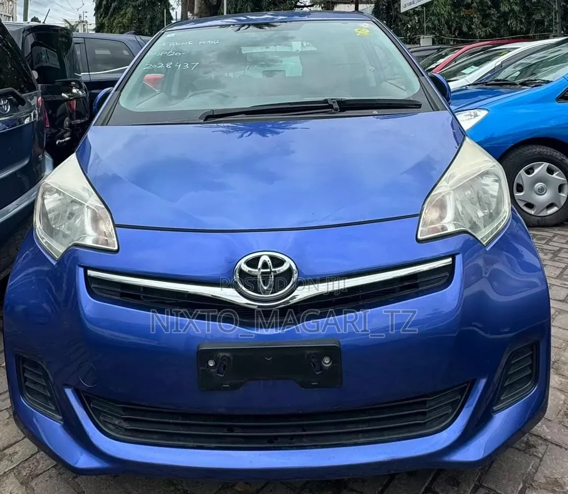 Toyota Ractis 2012 Blue