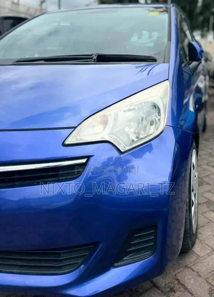 Toyota Ractis 2012 Blue