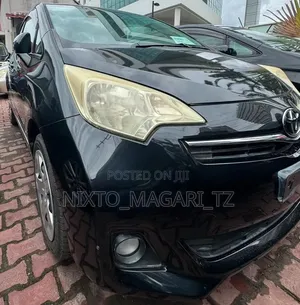 Toyota Ractis 2012 Black