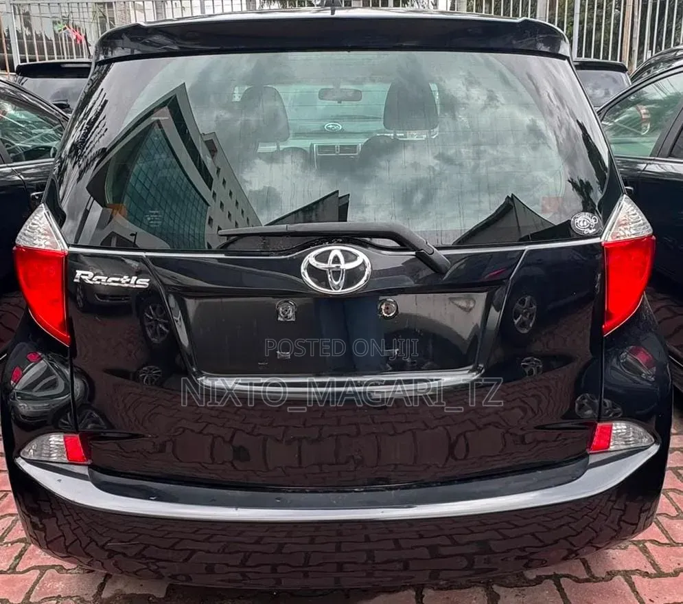 Toyota Ractis 2012 Black