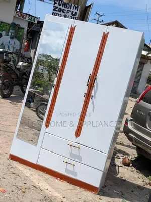 Kabati Milango Mitatu Color White and Brown