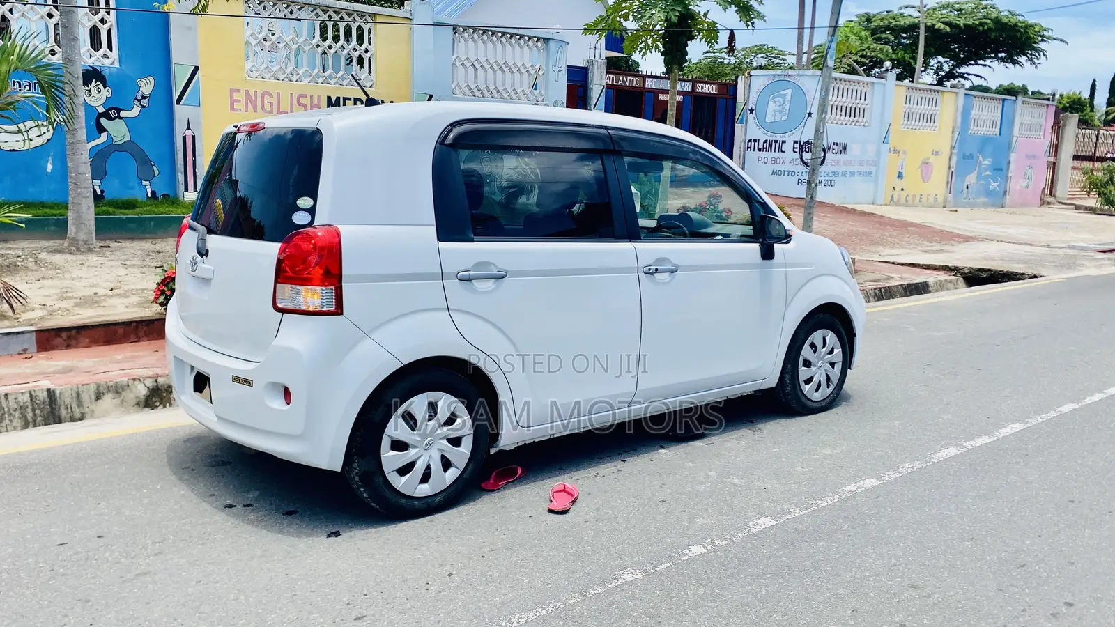 Toyota Porte 2014 White