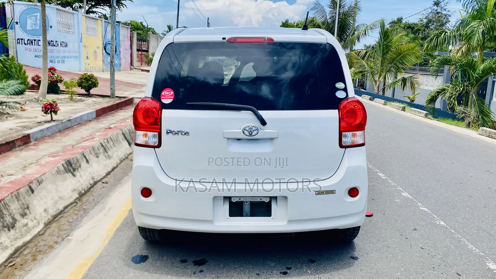 Toyota Porte 2014 White