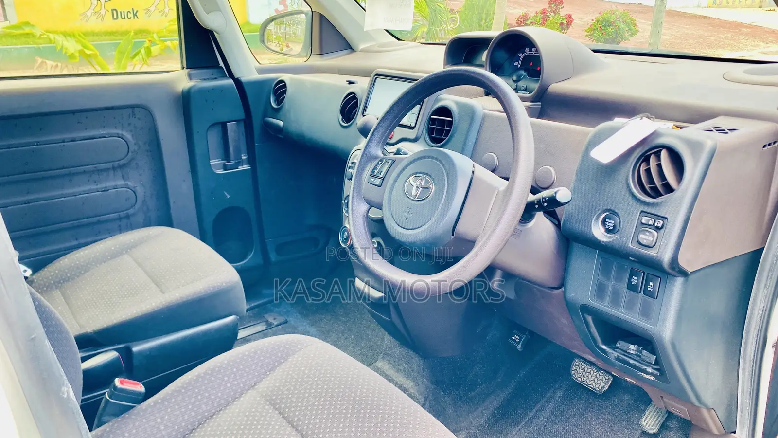 Toyota Porte 2014 White