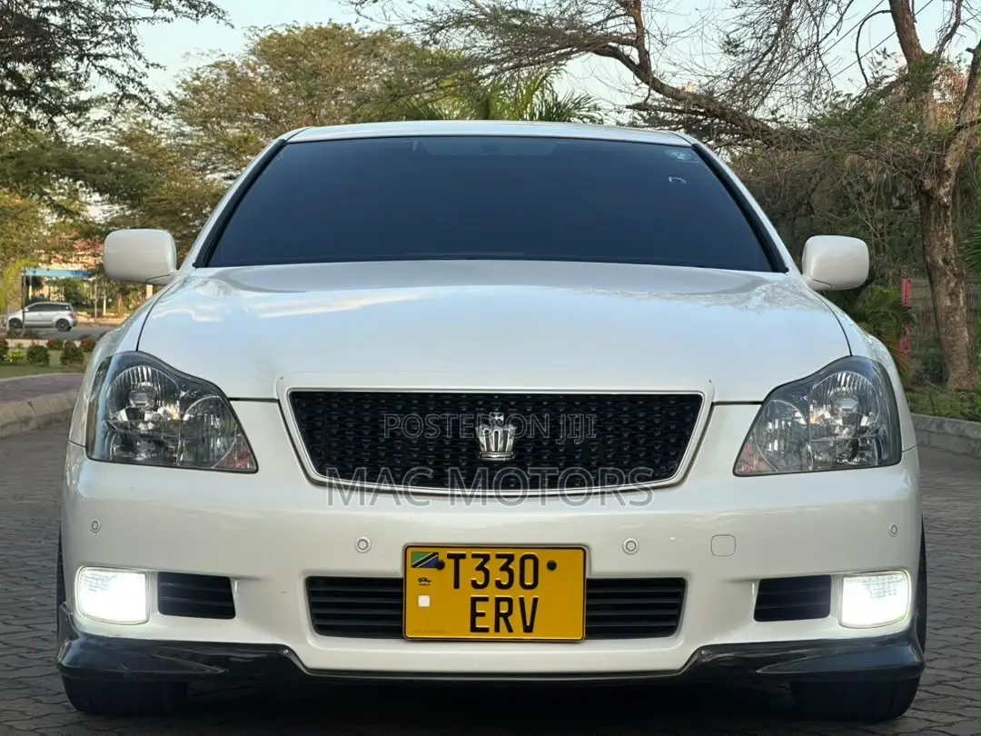 Toyota Crown 2007 White