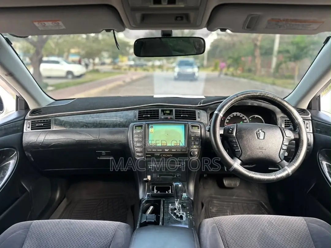 Toyota Crown 2007 White