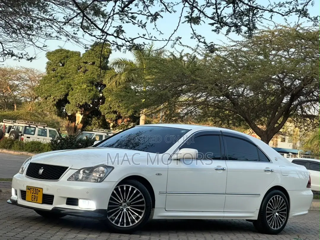 Toyota Crown 2007 White