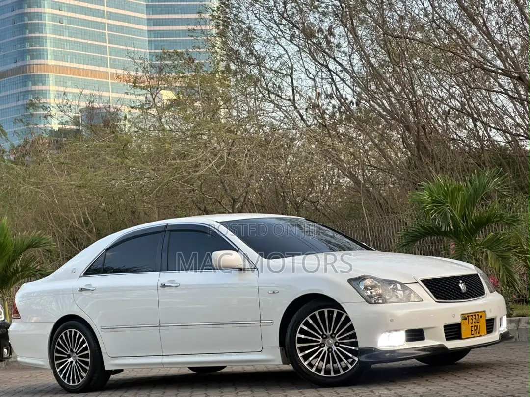 Toyota Crown 2007 White