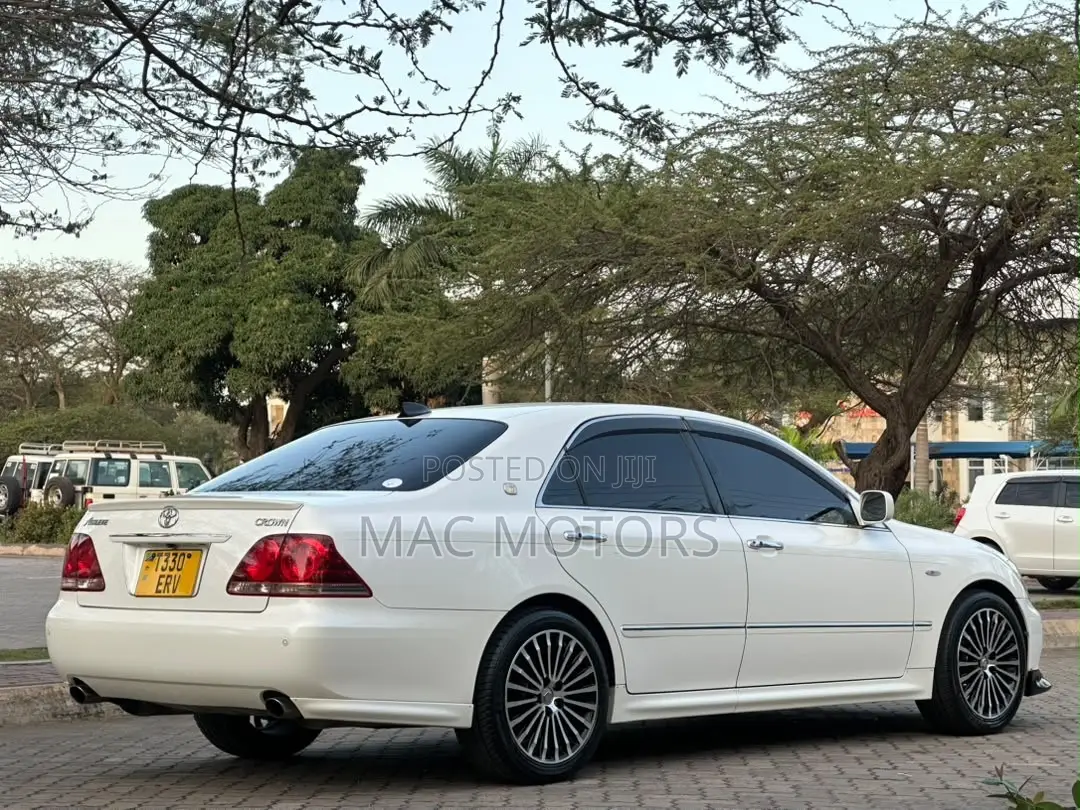 Toyota Crown 2007 White