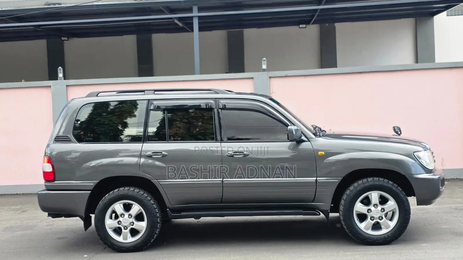 Toyota Land Cruiser HDJ 100 2000 Gray