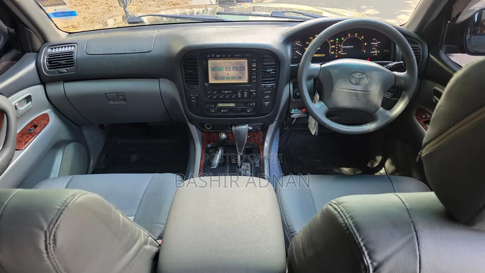 Toyota Land Cruiser HDJ 100 2000 Gray