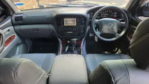 Toyota Land Cruiser HDJ 100 2000 Gray