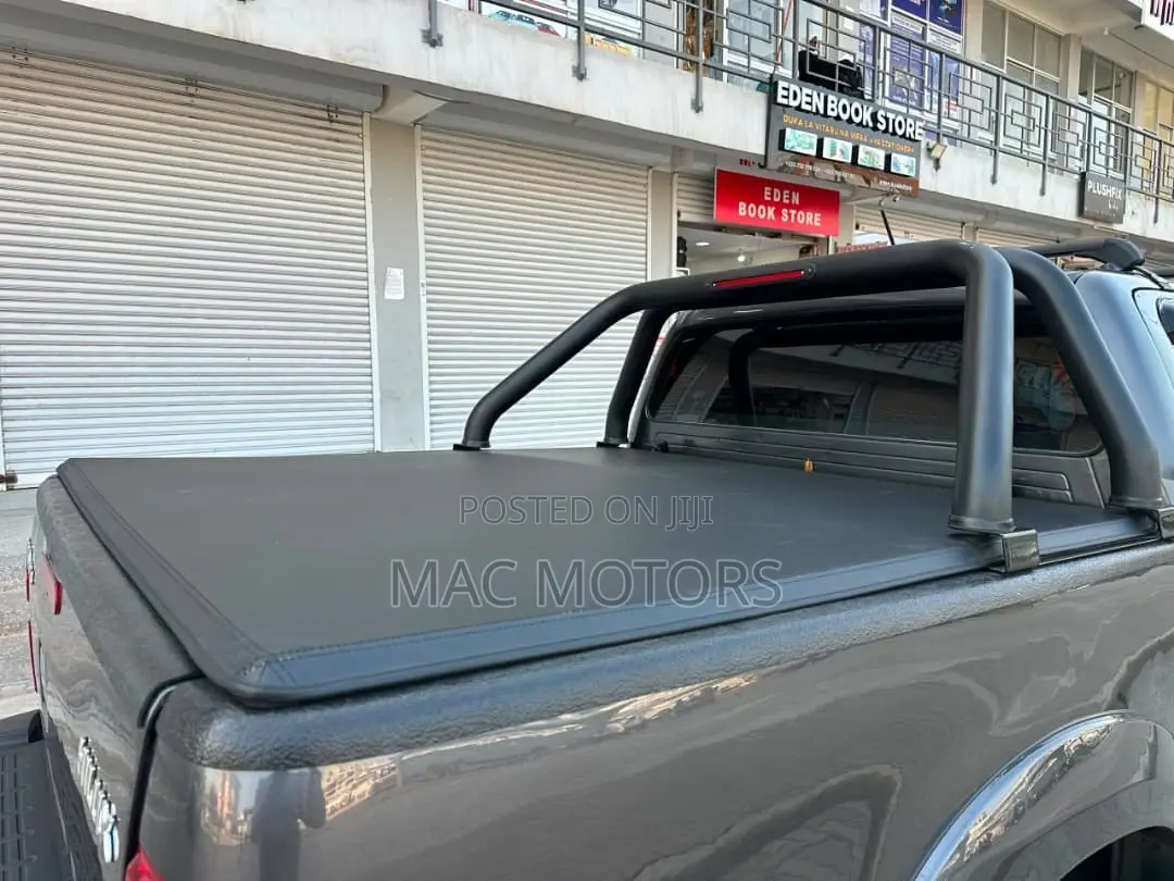 Toyota Hilux 2015 Gray