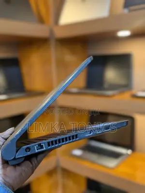 New Laptop Dell Latitude 3350 8GB Intel Core i7 HDD 500GB