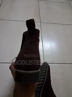 City Classic Chelsea Dark Brown Boots Mtumba Edition Size 42.