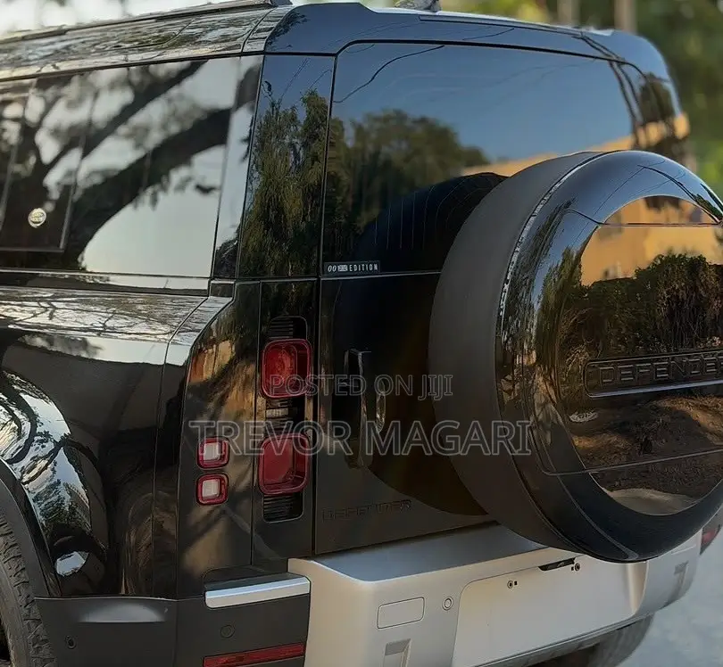 Land Rover Defender 2022 Black